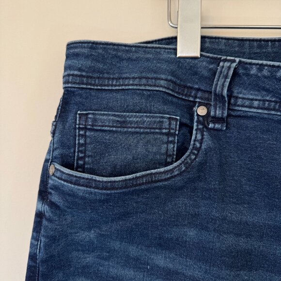 TPJ Men's 40x28 Athletic Fit Blue Jeans - Picture 7 of 10